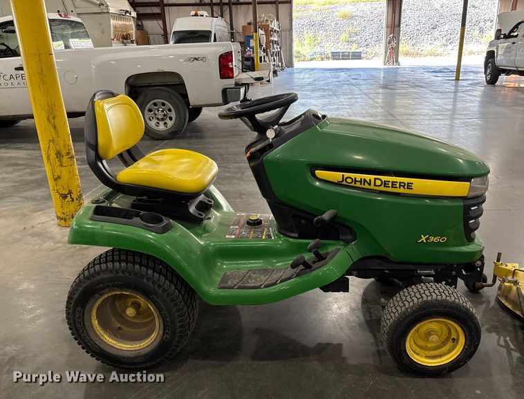image for item EJ7651 2009 John Deere X360 lawn mower