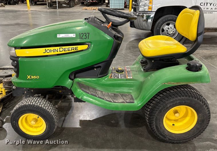 image for item EJ7651 2009 John Deere X360 lawn mower