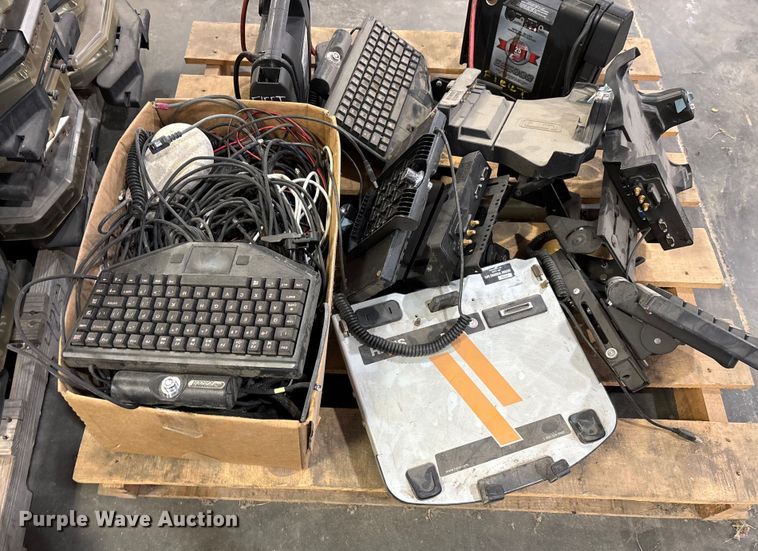 image for item EJ7653 Emergency equipment