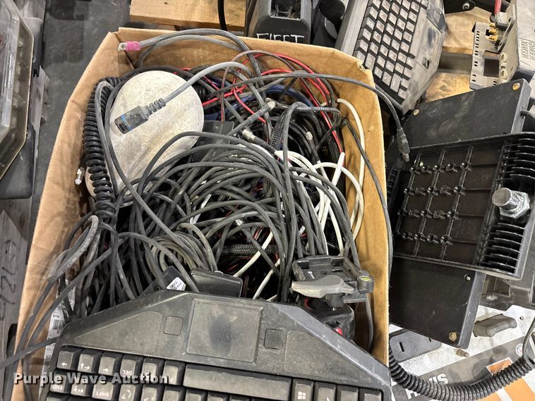 image for item EJ7653 Emergency equipment