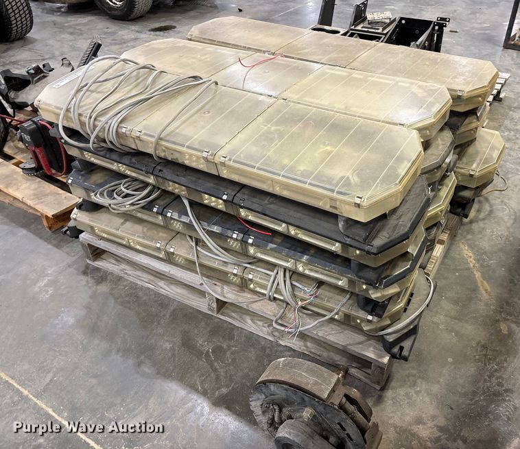 image for item EJ7653 Emergency equipment