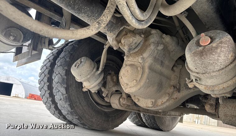 image for item EM2317 2010 Peterbilt 340 dump truck