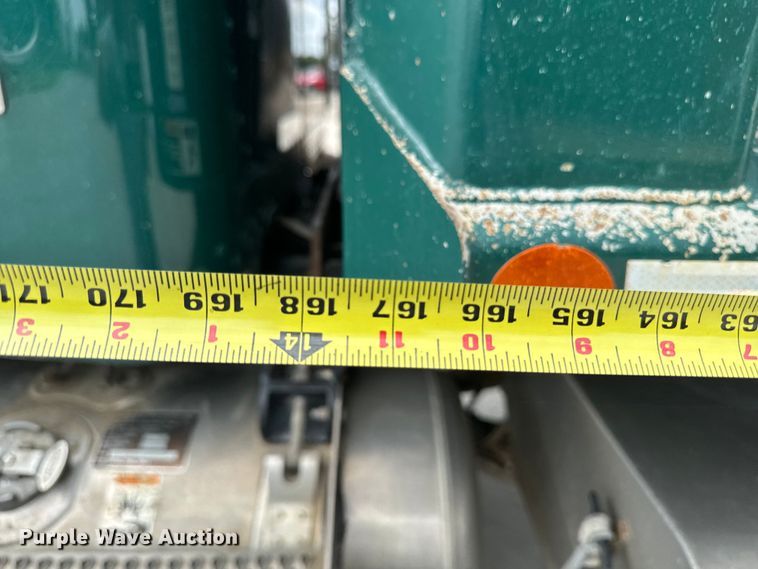 image for item EM2317 2010 Peterbilt 340 dump truck