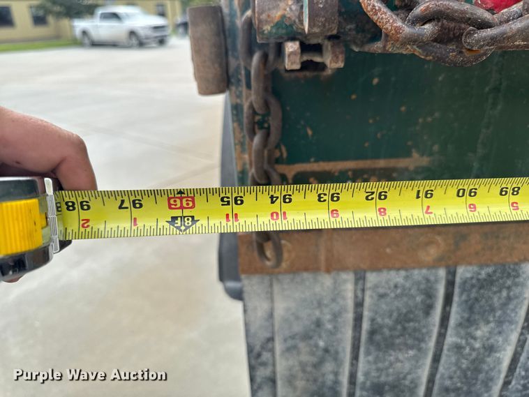 image for item EM2317 2010 Peterbilt 340 dump truck