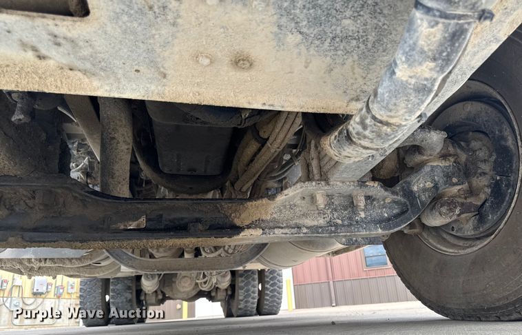 image for item EM2317 2010 Peterbilt 340 dump truck