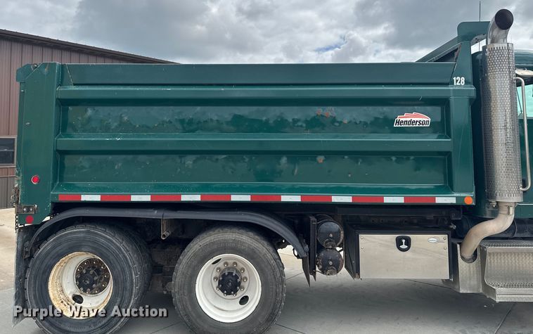 image for item EM2317 2010 Peterbilt 340 dump truck