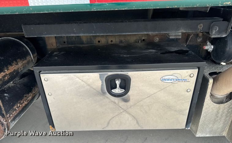 image for item EM2317 2010 Peterbilt 340 dump truck