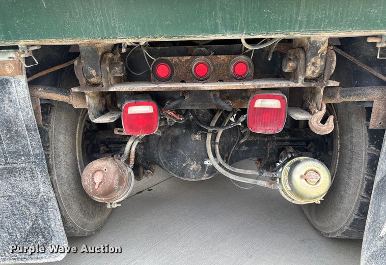 image for item EM2317 2010 Peterbilt 340 dump truck
