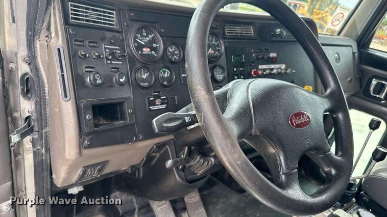 image for item EM2317 2010 Peterbilt 340 dump truck