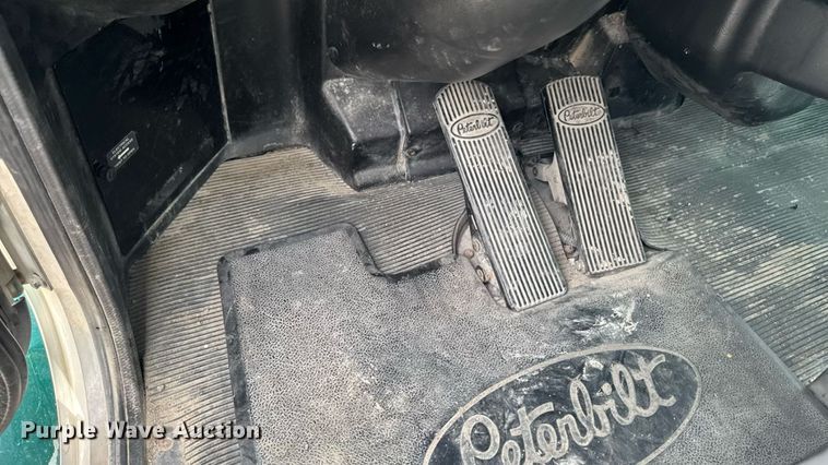 image for item EM2317 2010 Peterbilt 340 dump truck