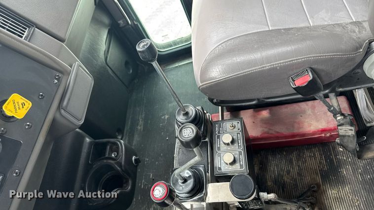 image for item EM2317 2010 Peterbilt 340 dump truck