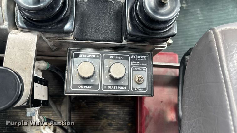 image for item EM2317 2010 Peterbilt 340 dump truck