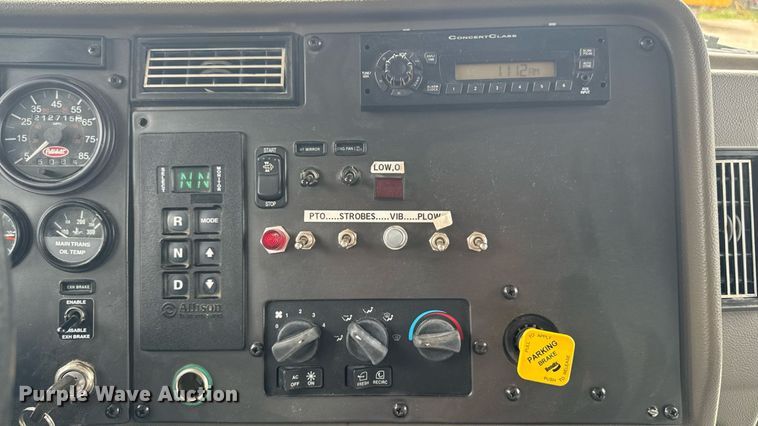 image for item EM2317 2010 Peterbilt 340 dump truck