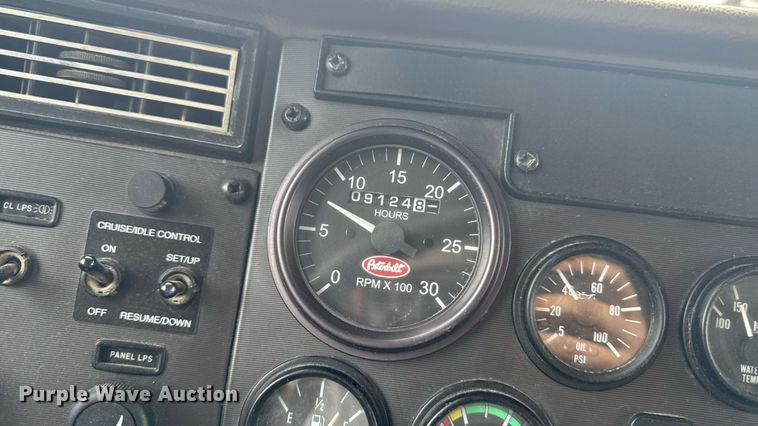 image for item EM2317 2010 Peterbilt 340 dump truck