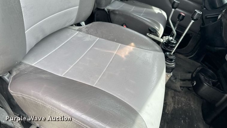 image for item EM2317 2010 Peterbilt 340 dump truck