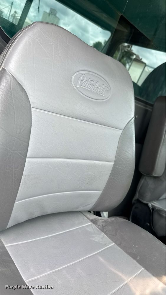 image for item EM2317 2010 Peterbilt 340 dump truck