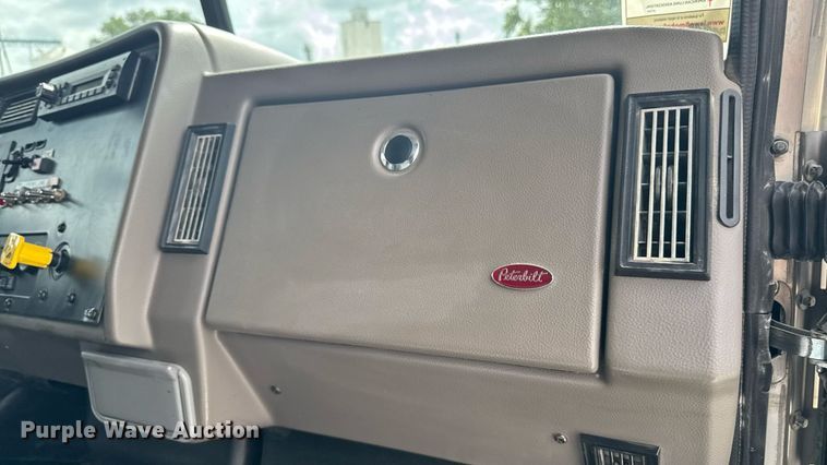 image for item EM2317 2010 Peterbilt 340 dump truck