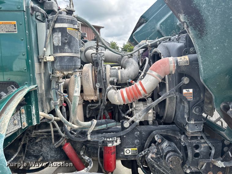 image for item EM2317 2010 Peterbilt 340 dump truck