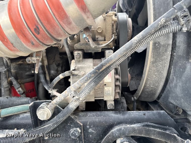 image for item EM2317 2010 Peterbilt 340 dump truck