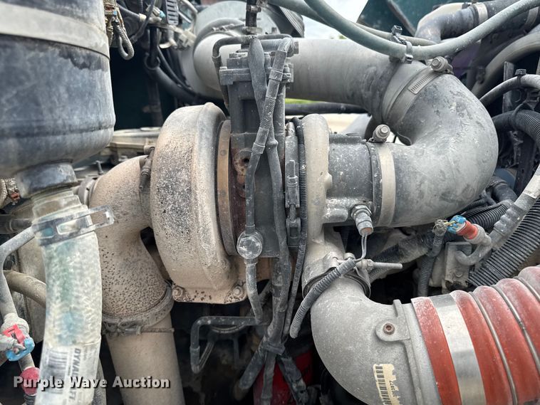 image for item EM2317 2010 Peterbilt 340 dump truck