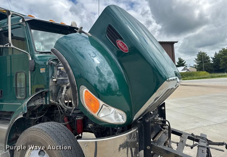 image for item EM2317 2010 Peterbilt 340 dump truck