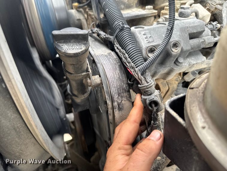 image for item EM2317 2010 Peterbilt 340 dump truck