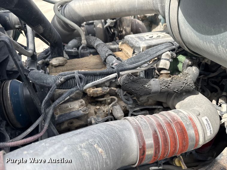 image for item EM2317 2010 Peterbilt 340 dump truck