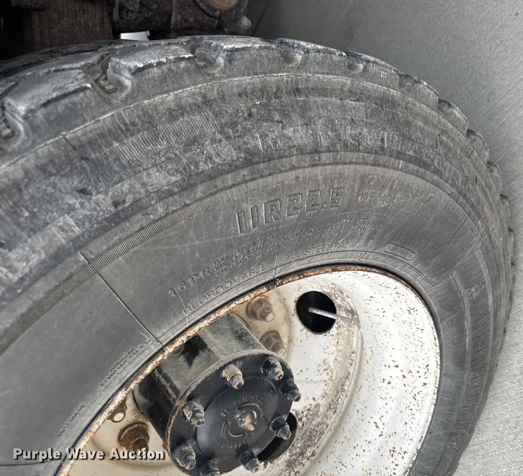 image for item EM2317 2010 Peterbilt 340 dump truck