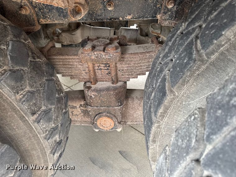 image for item EM2317 2010 Peterbilt 340 dump truck