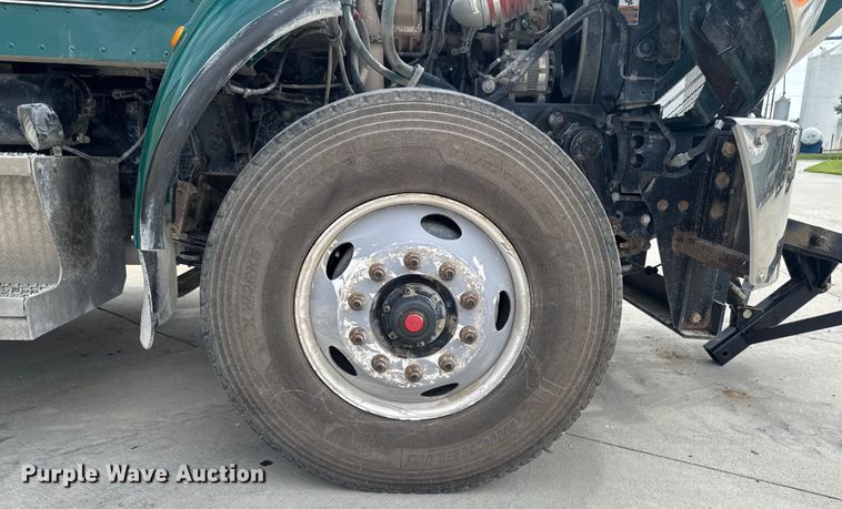 image for item EM2317 2010 Peterbilt 340 dump truck