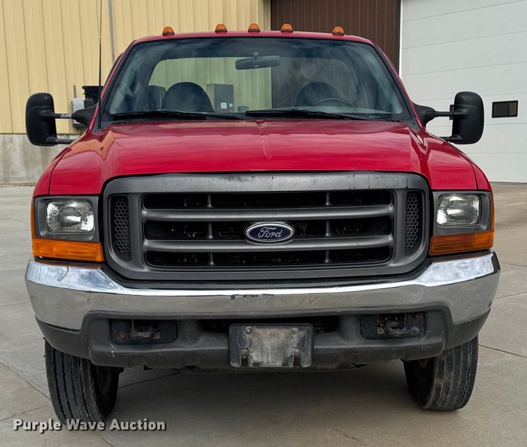 image for item EM2319 2000 Ford F450 Super Duty  flatbed truck