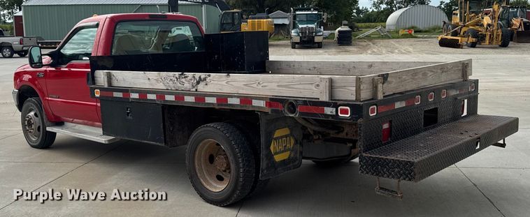 image for item EM2319 2000 Ford F450 Super Duty  flatbed truck