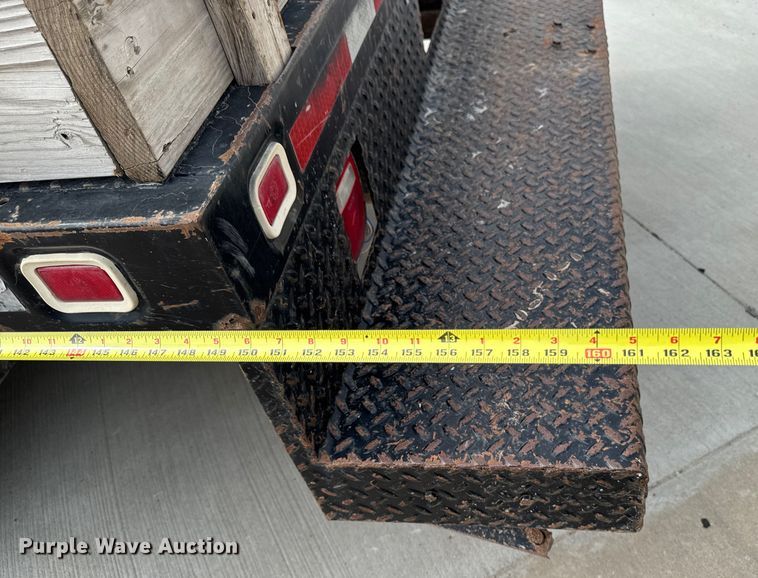 image for item EM2319 2000 Ford F450 Super Duty  flatbed truck