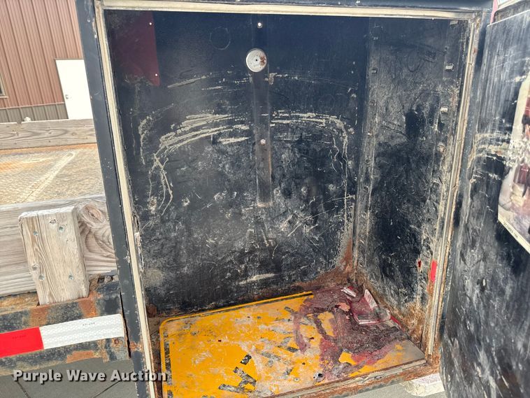 image for item EM2319 2000 Ford F450 Super Duty  flatbed truck