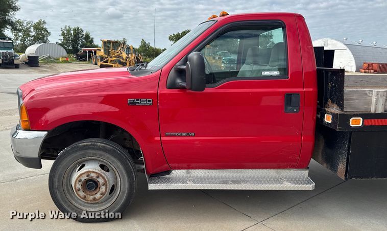 image for item EM2319 2000 Ford F450 Super Duty  flatbed truck