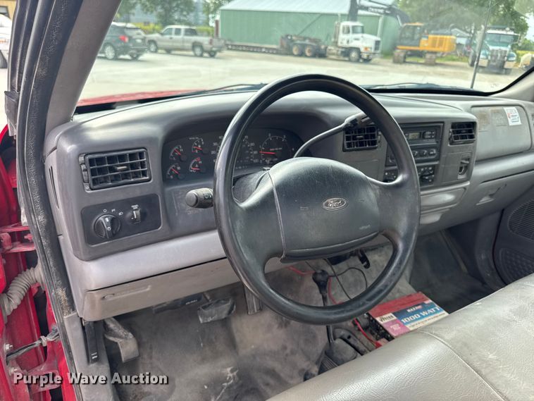 image for item EM2319 2000 Ford F450 Super Duty  flatbed truck