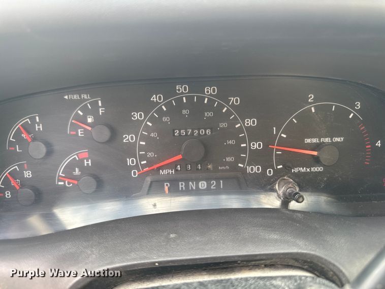 image for item EM2319 2000 Ford F450 Super Duty  flatbed truck