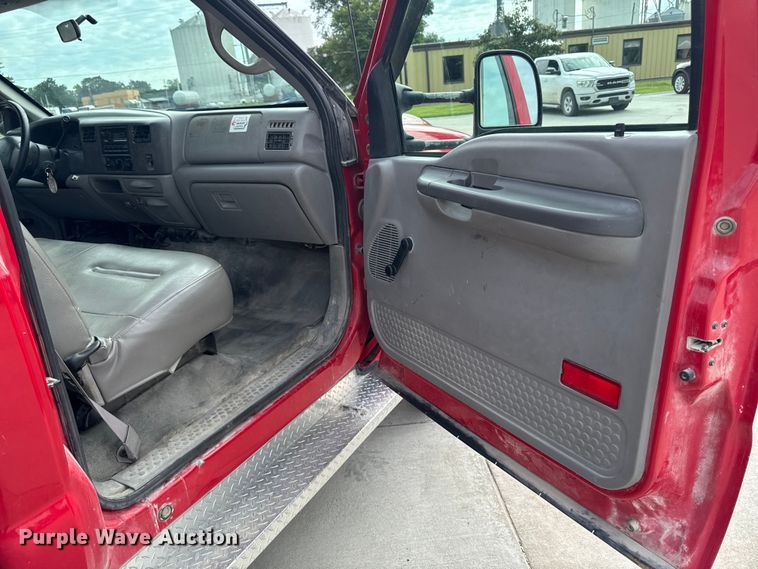 image for item EM2319 2000 Ford F450 Super Duty  flatbed truck