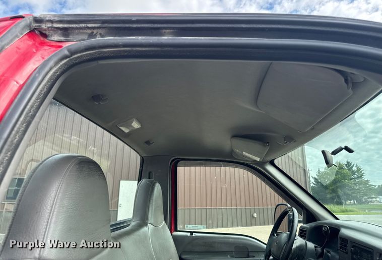 image for item EM2319 2000 Ford F450 Super Duty  flatbed truck