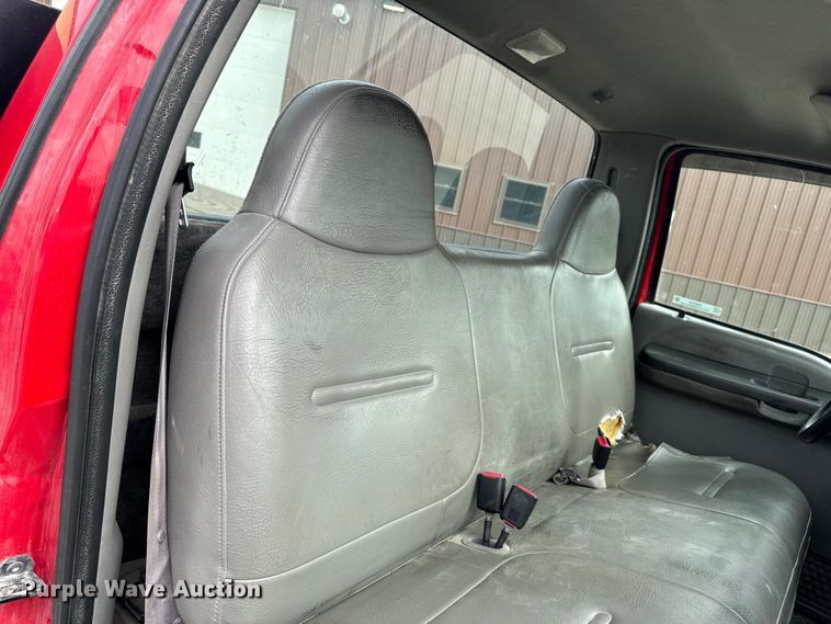 image for item EM2319 2000 Ford F450 Super Duty  flatbed truck