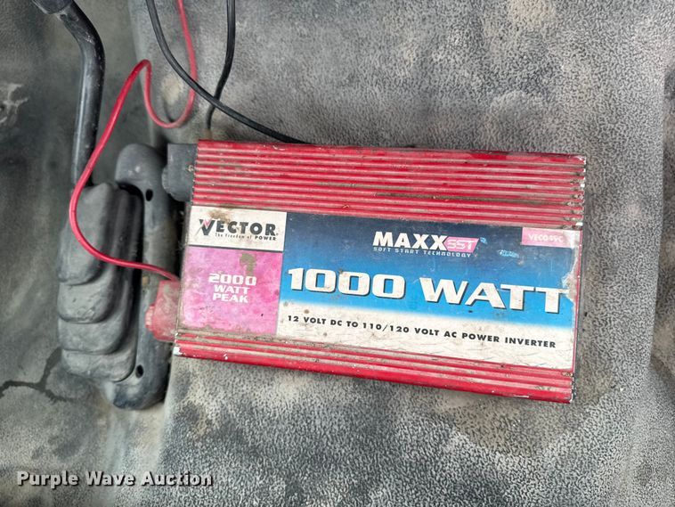 image for item EM2319 2000 Ford F450 Super Duty  flatbed truck