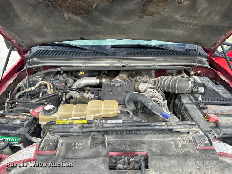 image for item EM2319 2000 Ford F450 Super Duty  flatbed truck