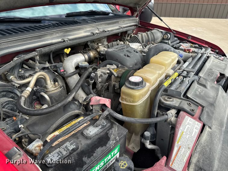 image for item EM2319 2000 Ford F450 Super Duty  flatbed truck