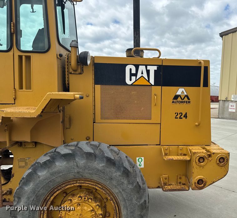 image for item EM2320 1992 Caterpillar IT28B wheel loader