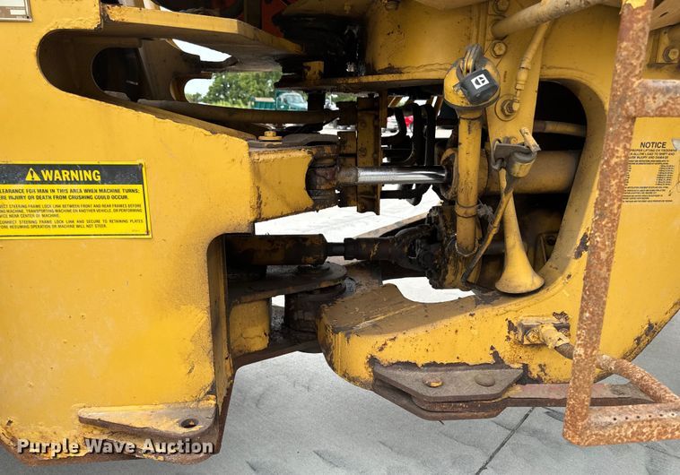 image for item EM2320 1992 Caterpillar IT28B wheel loader