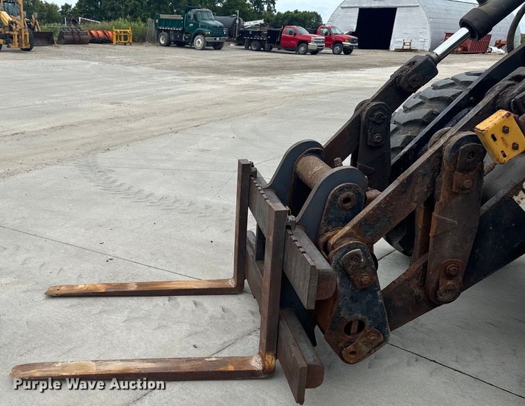 image for item EM2320 1992 Caterpillar IT28B wheel loader