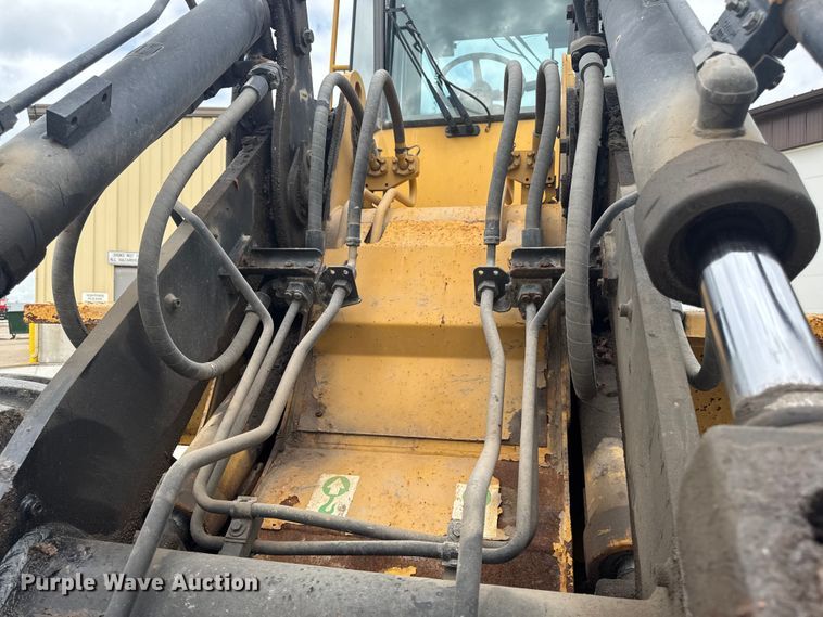 image for item EM2320 1992 Caterpillar IT28B wheel loader