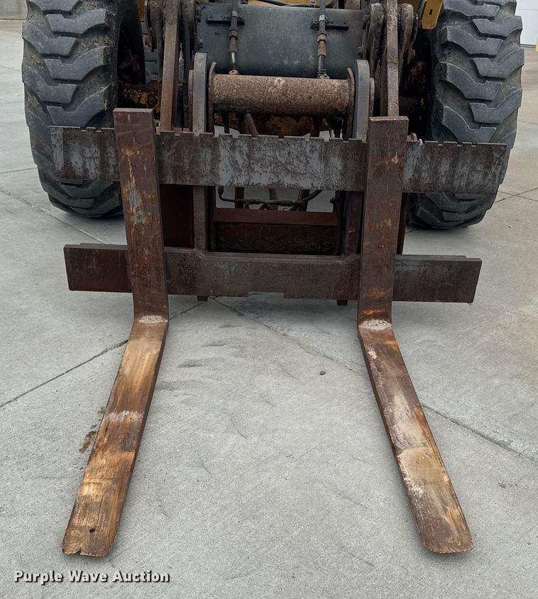 image for item EM2320 1992 Caterpillar IT28B wheel loader