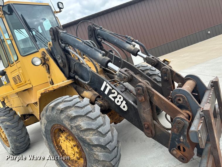 image for item EM2320 1992 Caterpillar IT28B wheel loader