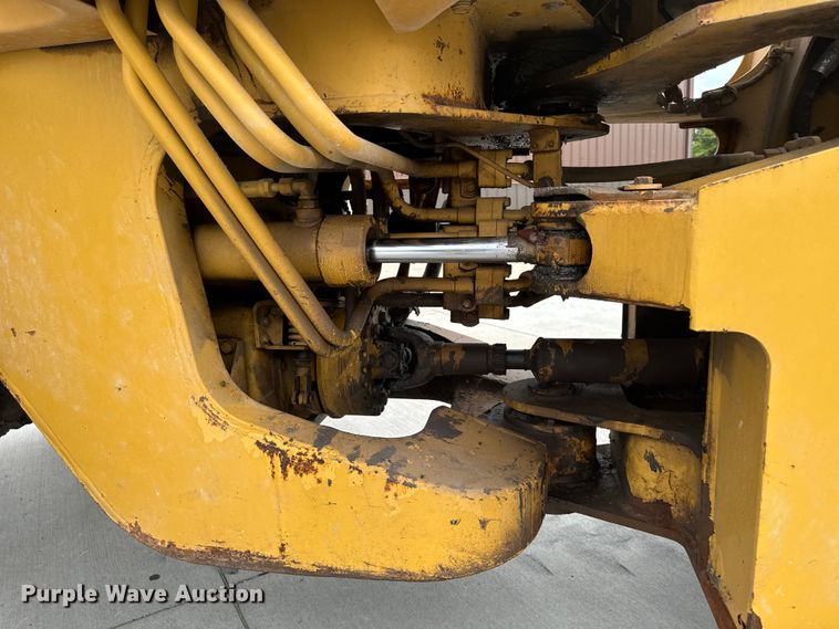 image for item EM2320 1992 Caterpillar IT28B wheel loader